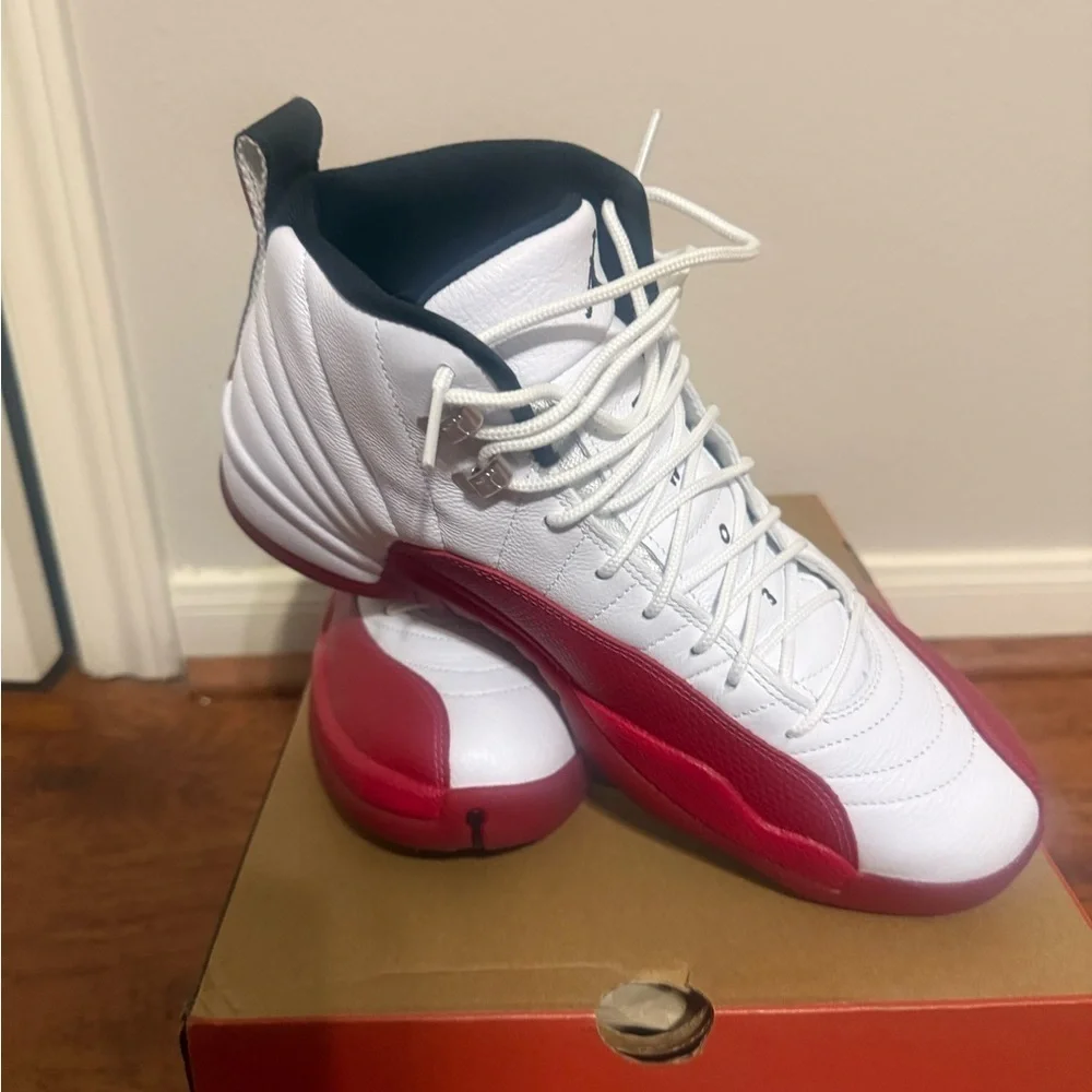 Air Jordan Cherry CT8013-116 Like New With Box - Size 11